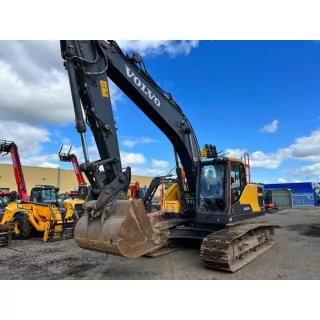 Употребяван верижен багер Volvo EC220EL 2021