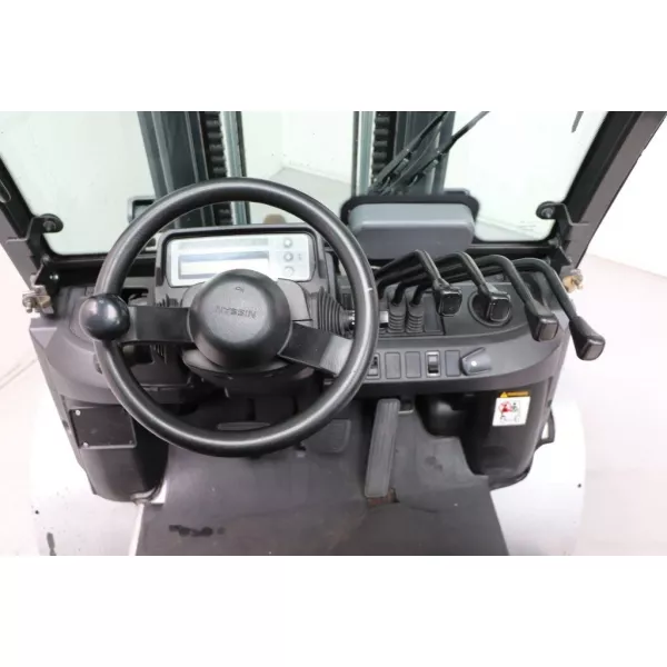 Употребяван газокар Nissan J1F4A45LY 2012 2651