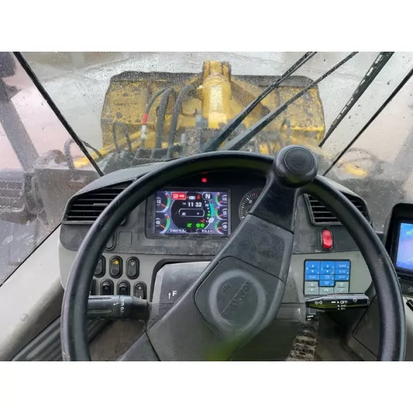 Употребяван челен товарач Komatsu WA380 2020