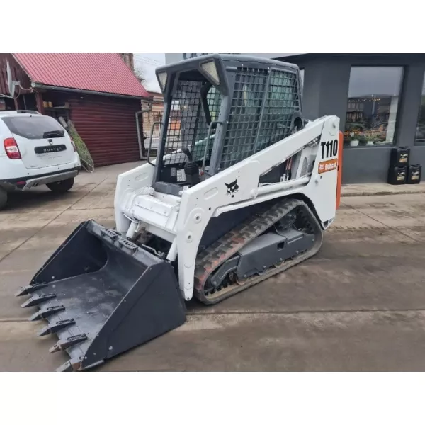 Употребяван мини верижен товарач Bobcat T110 2013