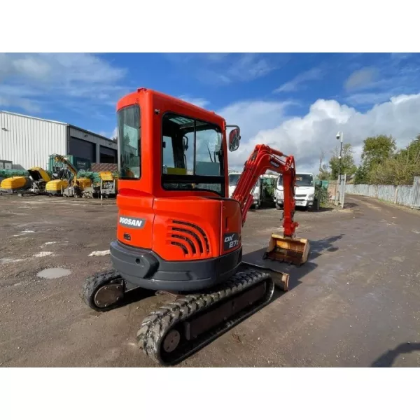 Употребяван мини багер Doosan DX27X 2010, 2845 мм