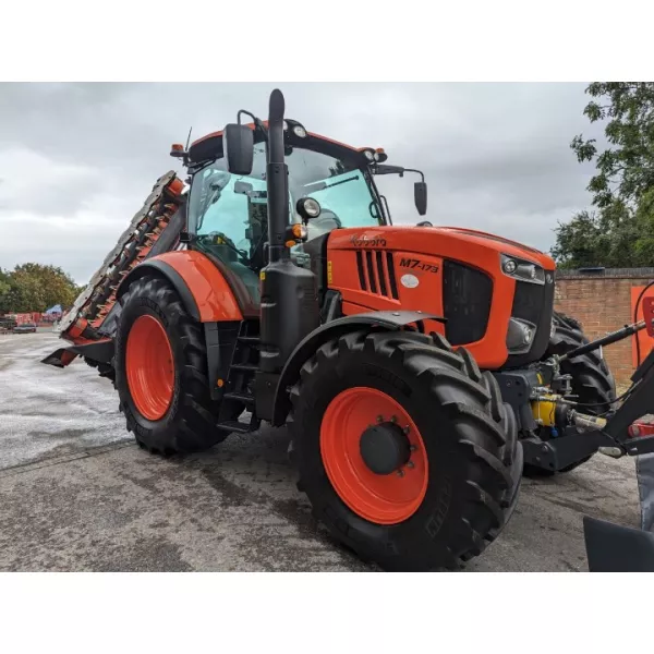 Употребяван трактор Kubota M7-173 2022