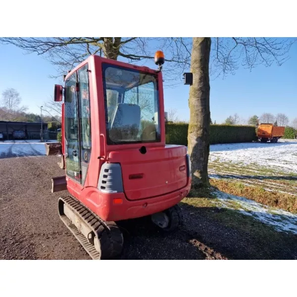 Употребяван мини багер Takeuchi TB228 2010, 2875 мм