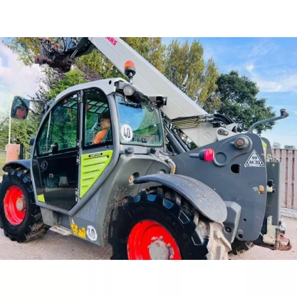 Употребяван телескопичен товарач Claas 7035 SCOPION 2015