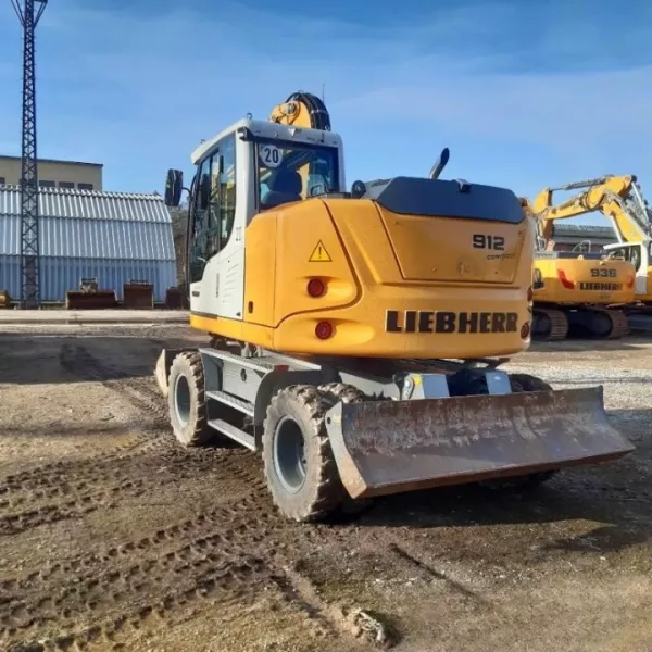 Употребяван колесен багер Liebherr A912 COMPACT 2020