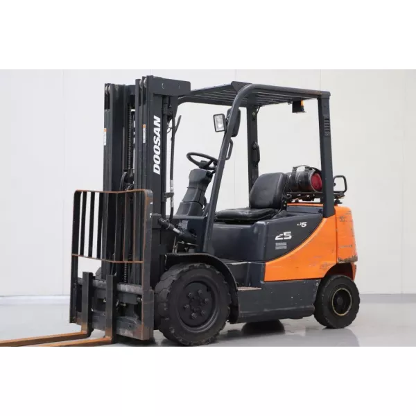 Употребяван газокар Doosan G25P-5 2008 14174