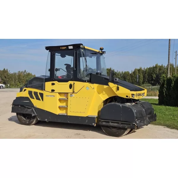 Употребяван пневматично колесен багер Bomag BW28RH 2019