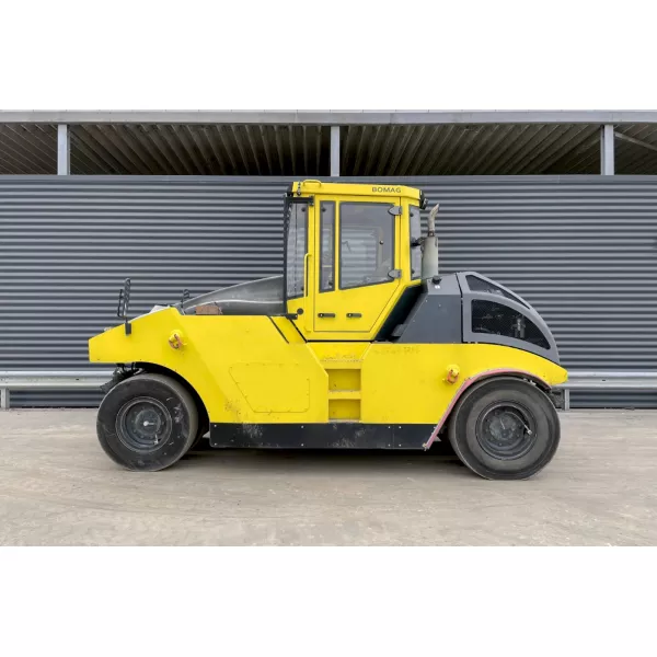 Употребяван пневматично колесен багер Bomag BW24 RH 2006