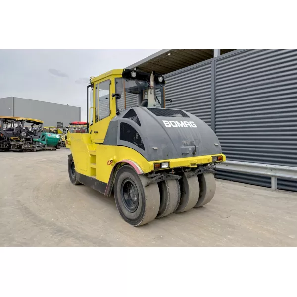 Употребяван пневматично колесен багер Bomag BW24 RH 2006