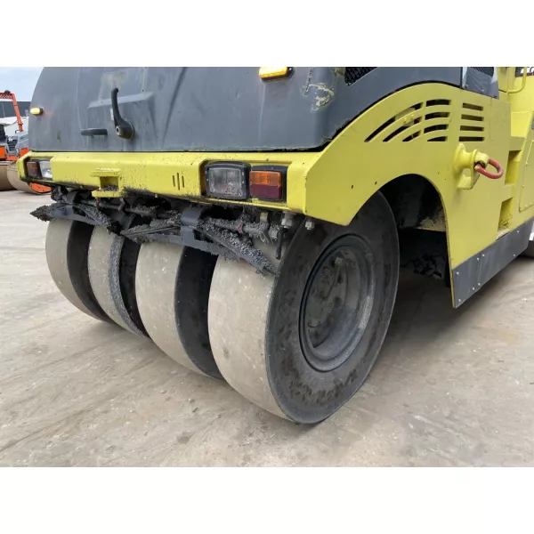 Употребяван пневматично колесен багер Bomag BW24 RH 2006