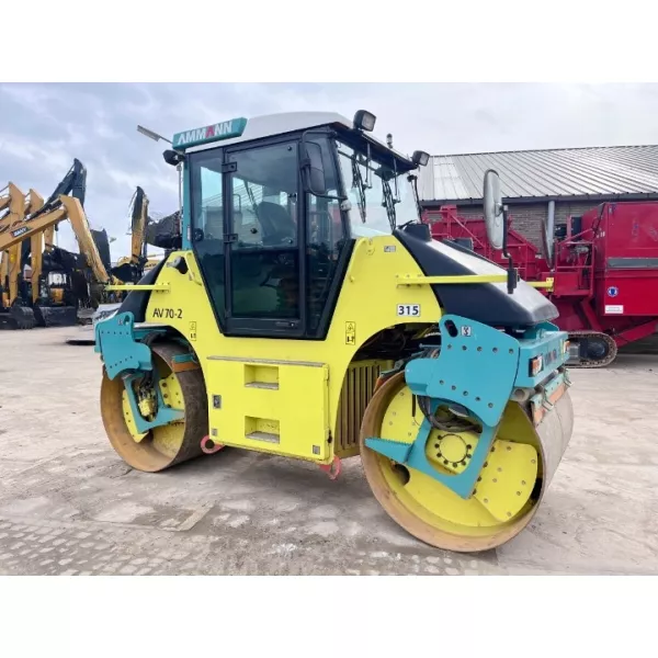 Употребяван двубандажен валяк Ammann AV70-2 2008