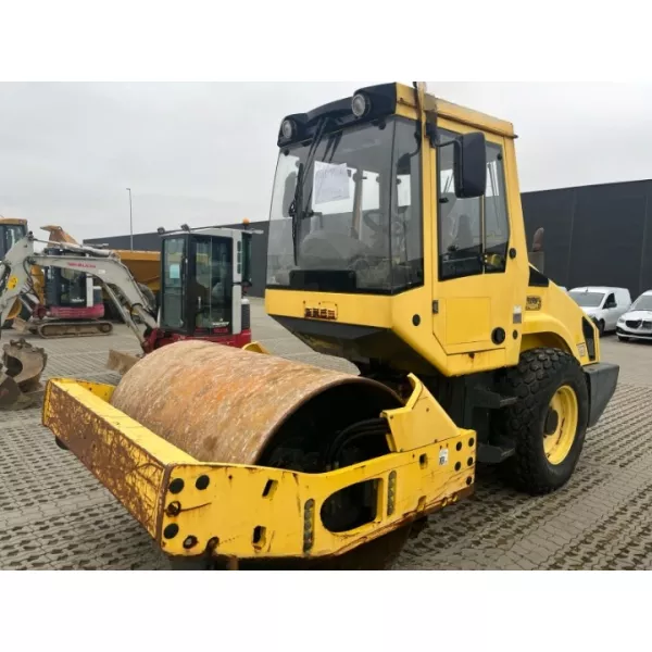 Употребяван еднобандажен валяк Bomag BW177D-4 2007