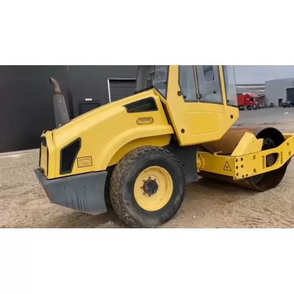 Употребяван еднобандажен валяк Bomag BW177D-4 2007