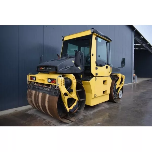 Употребяван двубандажен валяк Bomag BW174AP-4 2014