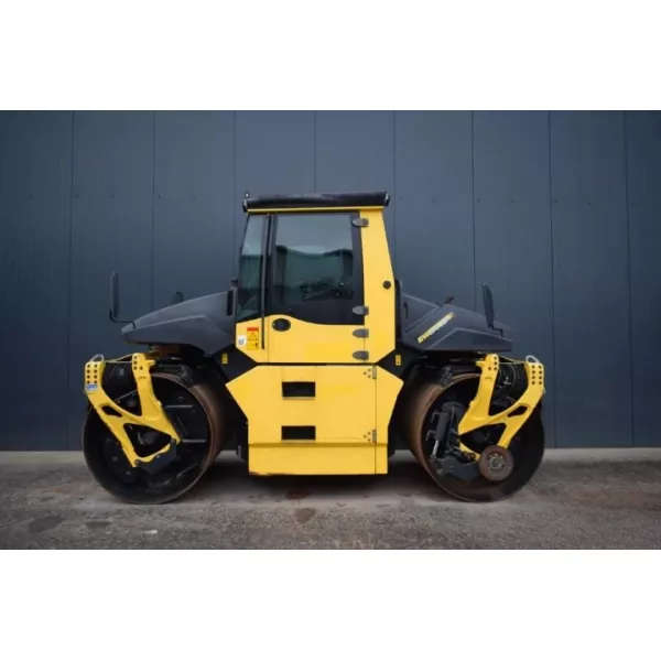 Употребяван двубандажен валяк Bomag BW174AP-4 2014