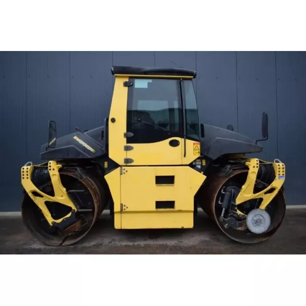 Употребяван двубандажен валяк Bomag BW174AP-4 2014