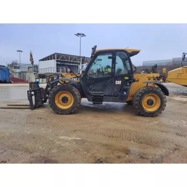 Употребяван телескопичен товарач Caterpillar TH408D 2019