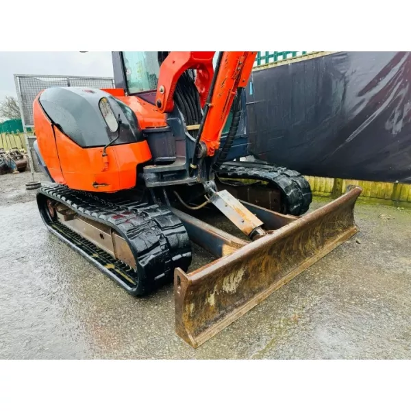 Употребяван мини багер Kubota KX080-3 2013, 4600 мм