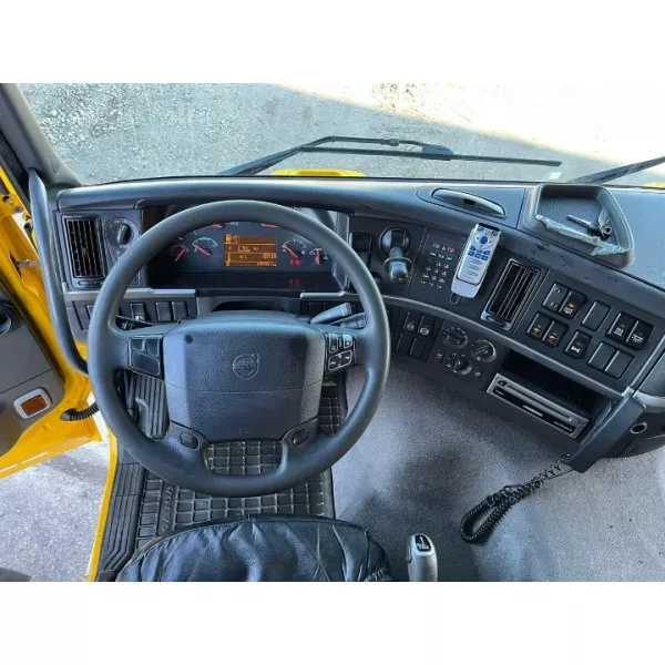 Употребяван автовоз Volvo FM300 2004 [