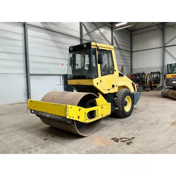 Употребяван еднобандажен валяк Bomag BW177 D4 2007