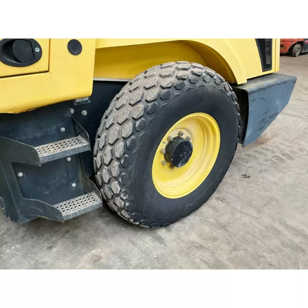 Употребяван еднобандажен валяк Bomag BW177 D4 2007