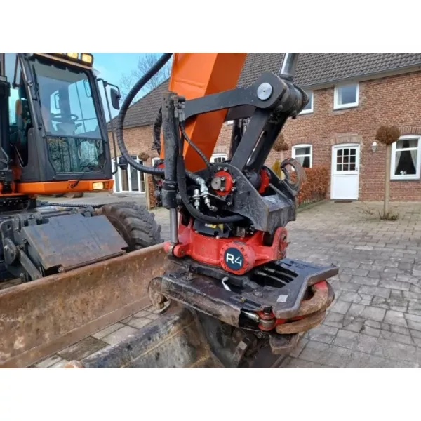 Употребяван колесен багер Doosan DX160 W-3 2015