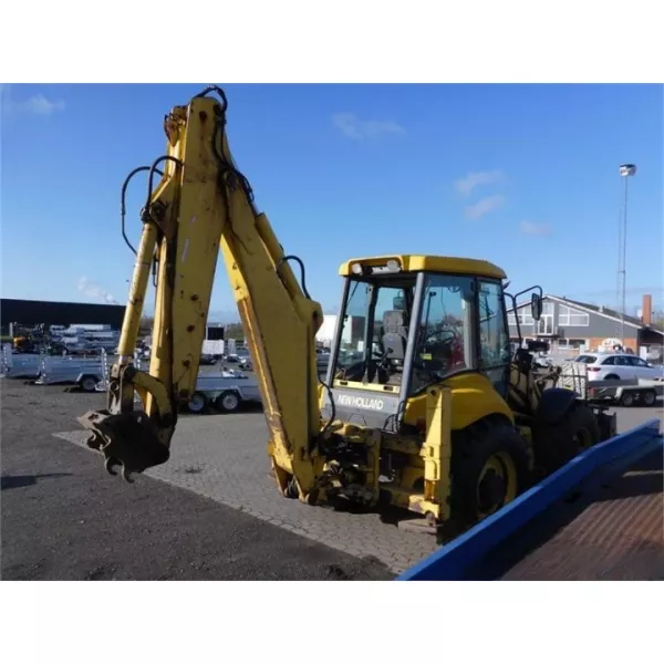 Употребяван комбиниран багер New Holland LB115 2001