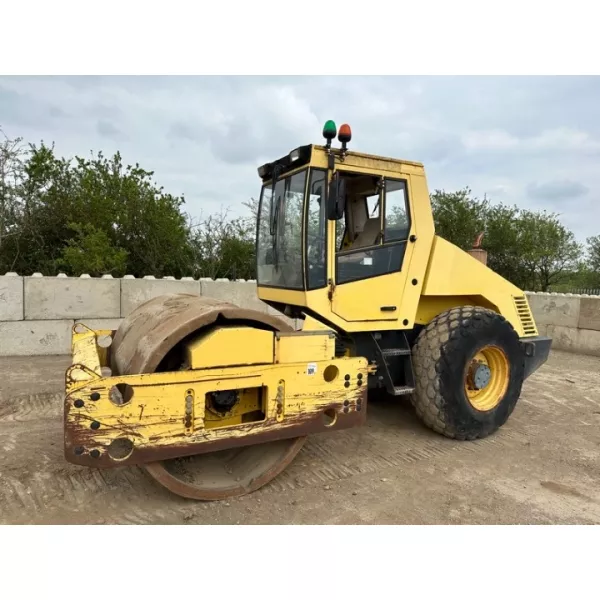 Еднобандажен валяк Bomag BW213 DH-3 2003