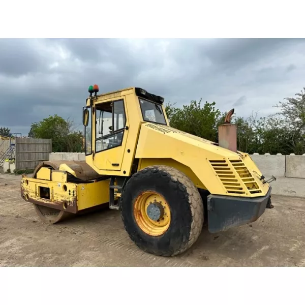 Еднобандажен валяк Bomag BW213 DH-3 2003