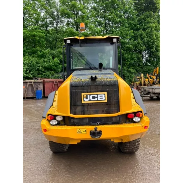 Употребяван челен товарач JCB 411 HT 2018