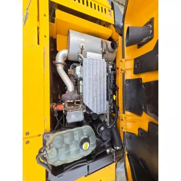 Употребяван верижен багер JCB JS130LC 2016, 13147 кг.