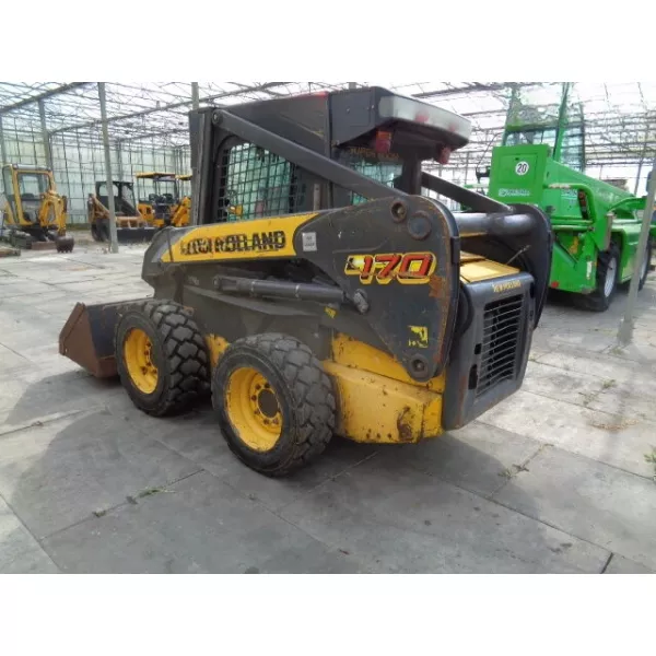 Употребяван мини колесен товарач New Holland L170 2010