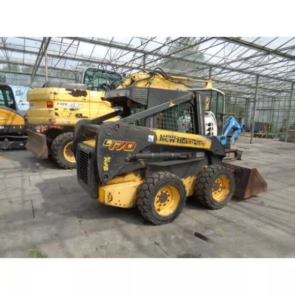 Употребяван мини колесен товарач New Holland L170 2010