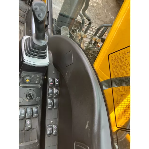 Употребяван верижен багер JCB JS160LC 2018, 18180 кг.