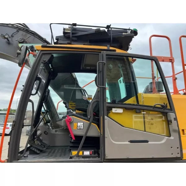 Употребяван верижен багер Volvo EC220EL 2016