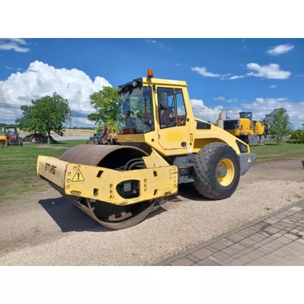 Еднобандажен валяк Bomag BW213 D-4 2005