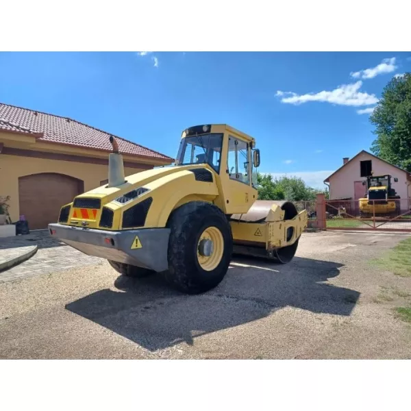 Еднобандажен валяк Bomag BW213 D-4 2005