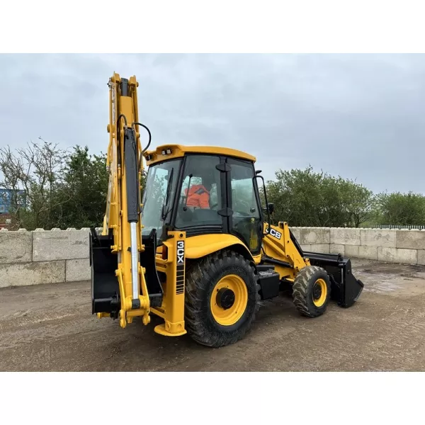 Употребяван комбиниран багер JCB 3CX 2005