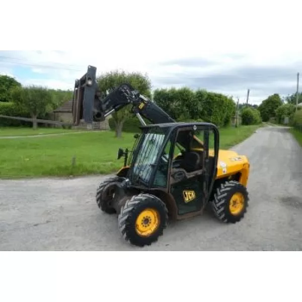 Телескопичен товарач JCB 515-40 2011