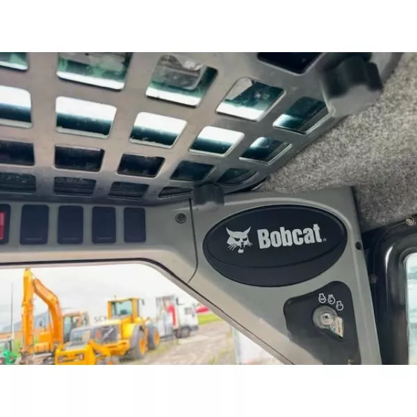 Употребяван мини колесен товарач Bobcat S130 2011