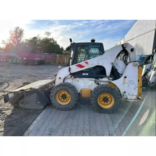 Употребяван мини колесен товарач Bobcat S330 2010