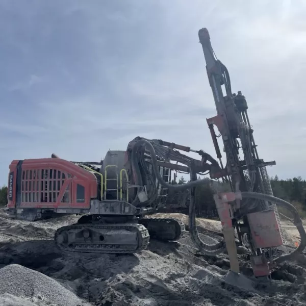 Употребявана сондажна машина Sandvik Ranger DX800i