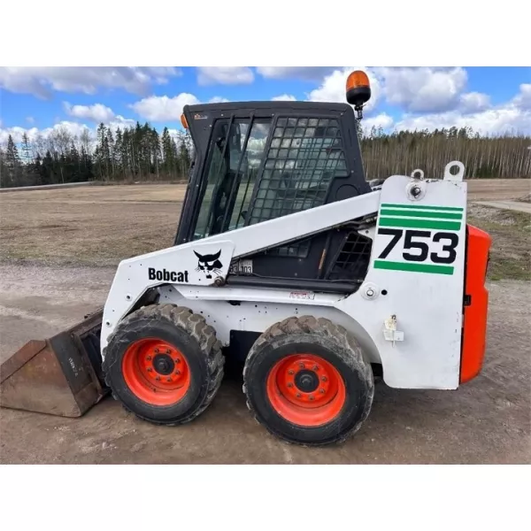 Употребяван мини колесен товарач Bobcat 753 2001