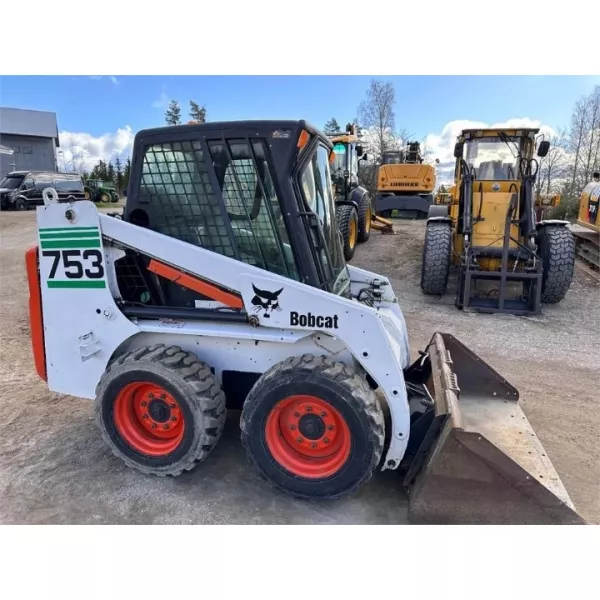 Употребяван мини колесен товарач Bobcat 753 2001