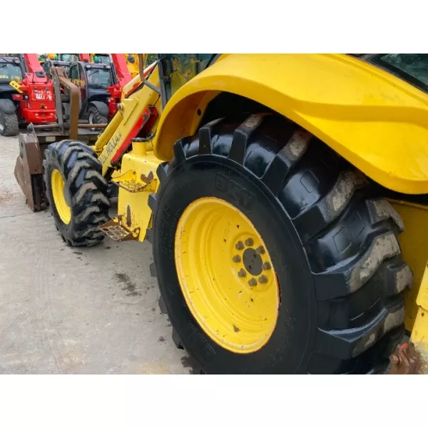 Употребяван комбиниран багер New Holland LB110 2005