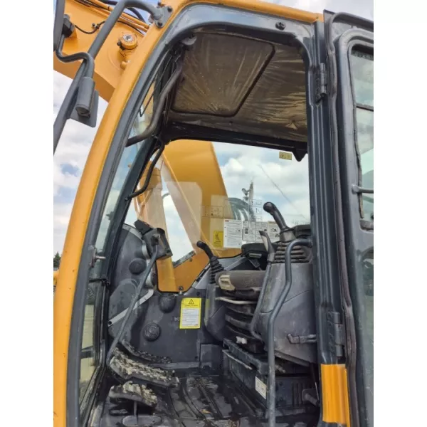 Употребяван верижен багер Hyundai Robex 145 LCR-9 2011, 15215 кг.