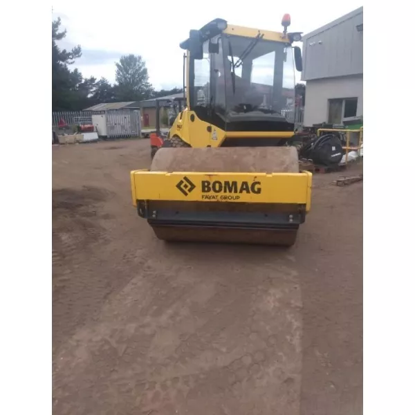 Еднобандажен валяк Bomag BW177D H-5 2019