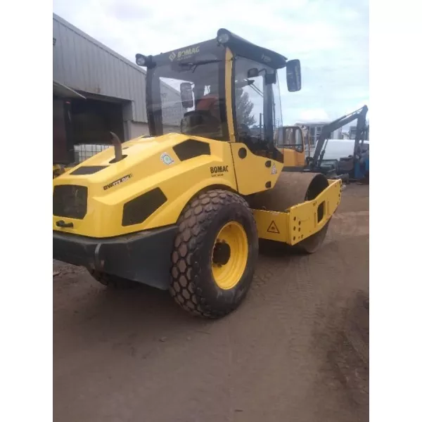 Еднобандажен валяк Bomag BW177D H-5 2019