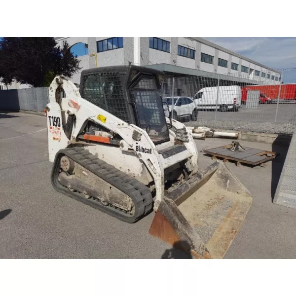 Употребяван мини верижен товарач Bobcat T190 2005