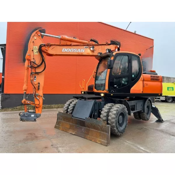 Колесен багер Doosan DX140W 2009